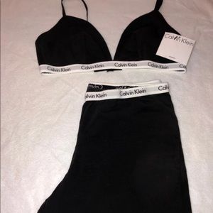 NWT Calvin Klein Set Size Small